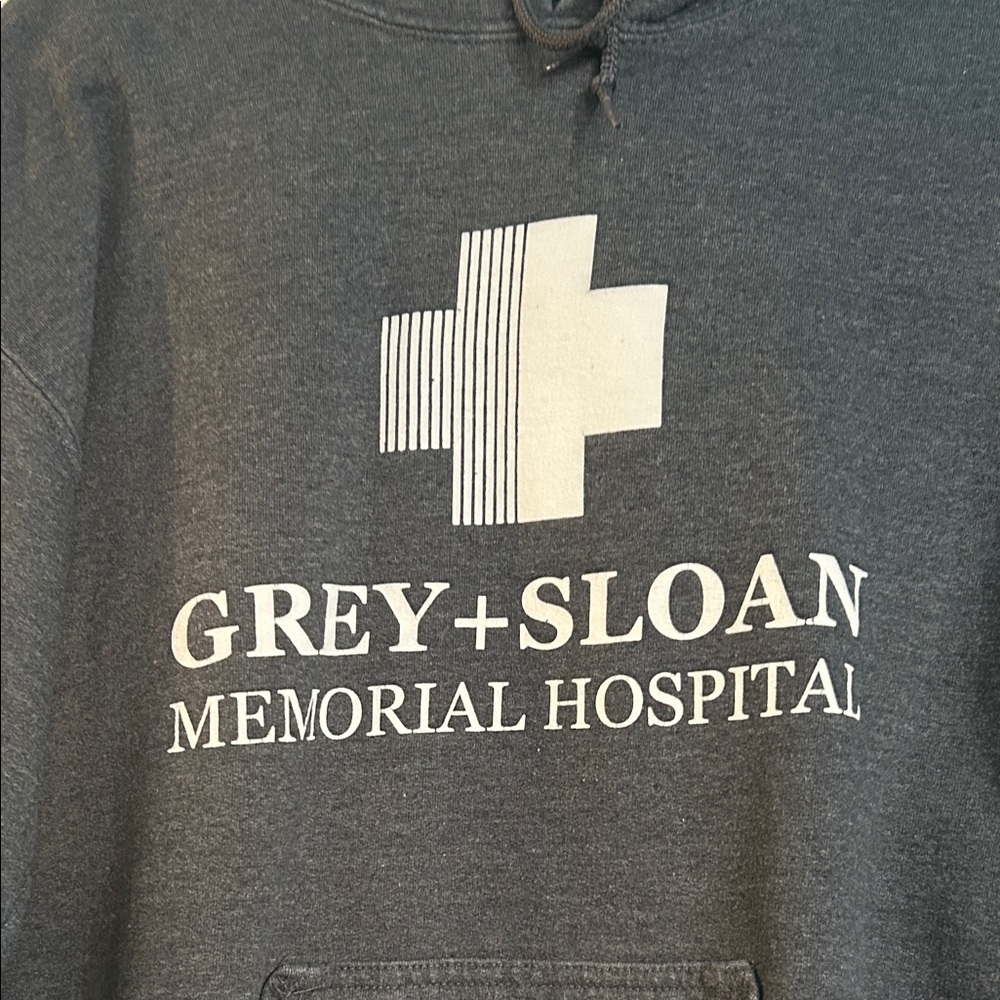 Grey + Sloan Memorial Hospital Gray Hoodie sz: medium - Picture 2 of 3